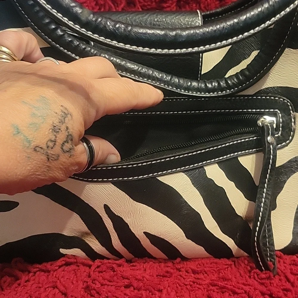 Purse - Picture 3 of 4